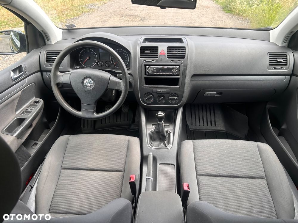 Volkswagen Golf 1.6 FSI Trendline - 5
