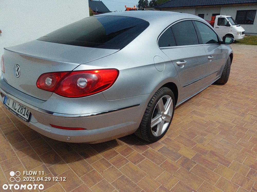 Volkswagen Passat - 8