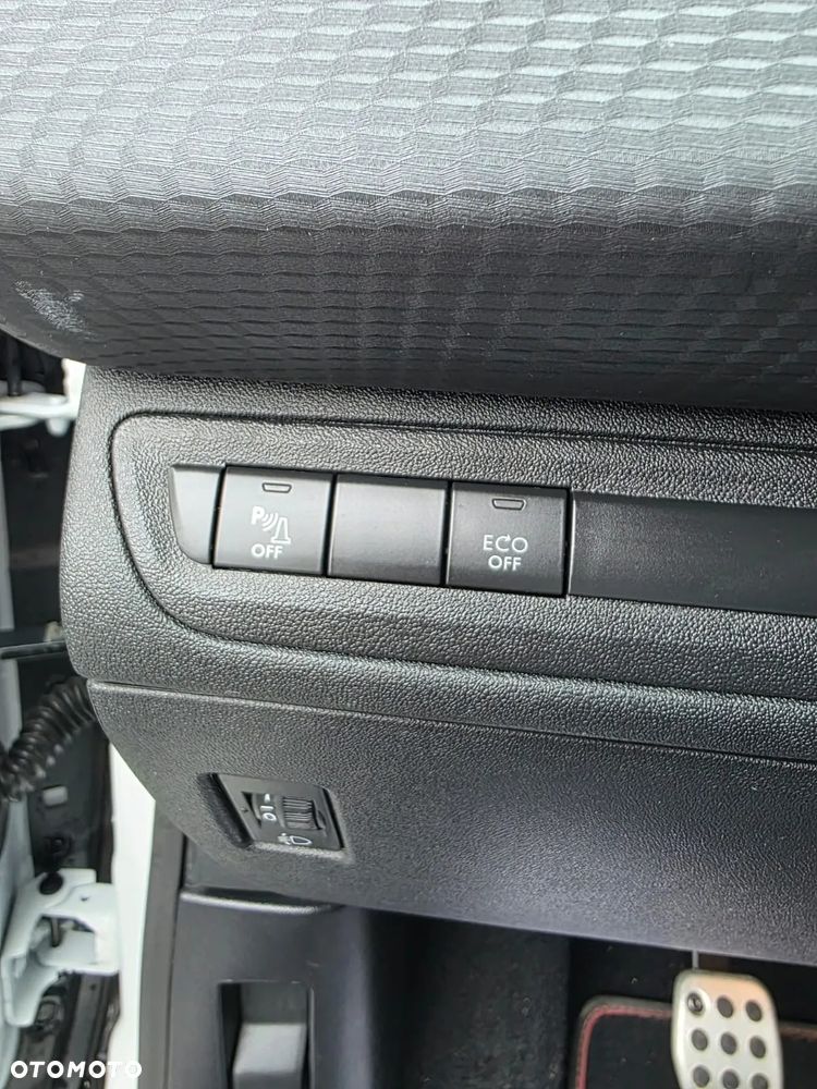 Peugeot 2008 PureTech 130 Stop&Start GT-Line Edition - 23