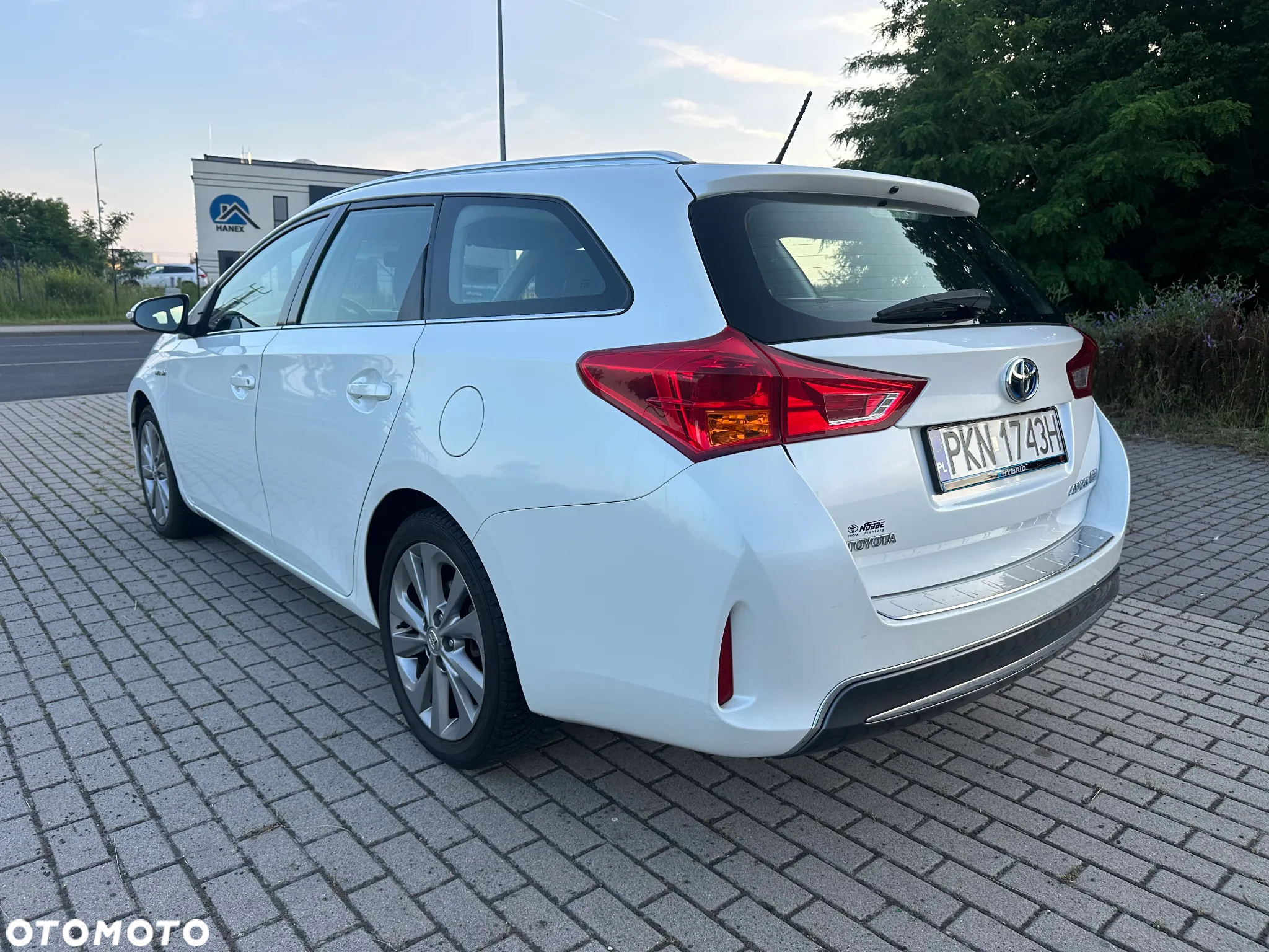 Toyota Auris 1.8 VVT-i Hybrid Automatik Touring Sports Executive - 2