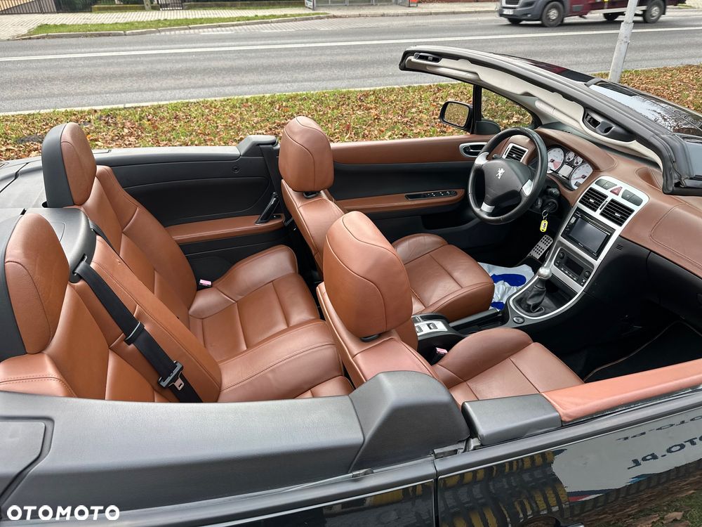 Peugeot 307 CC 2.0 Intense - 16