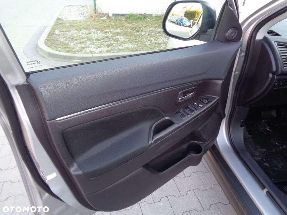 Mitsubishi ASX - 9