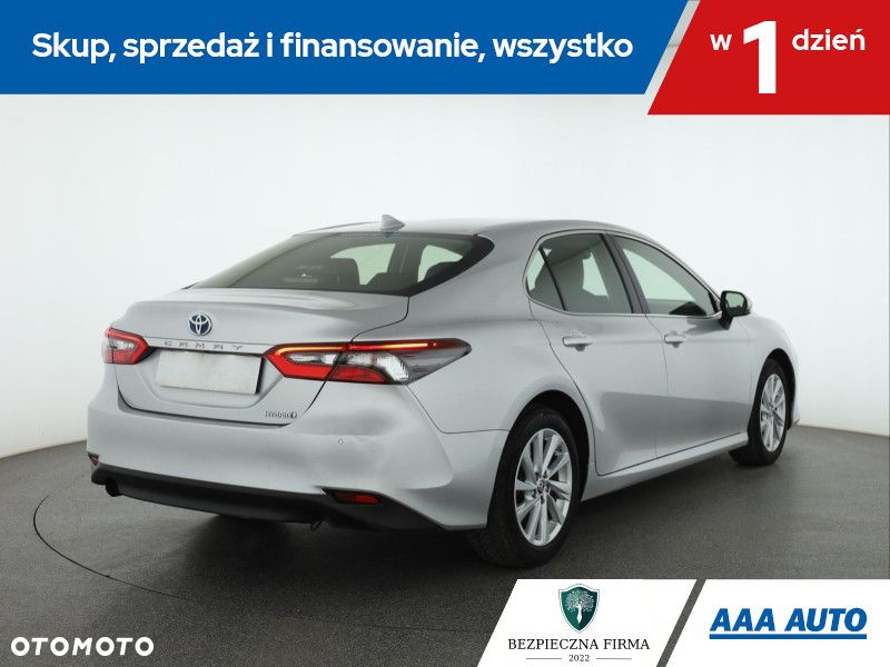 Toyota Camry - 6