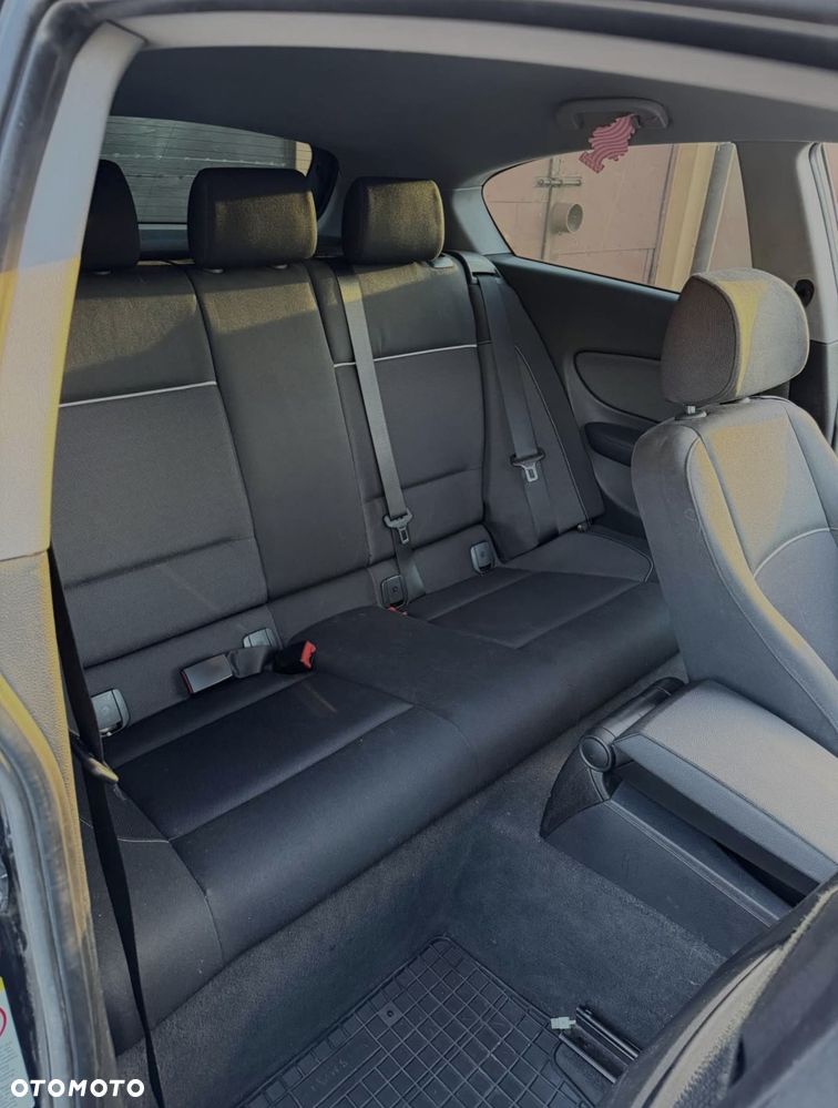 BMW Seria 1 120d - 11