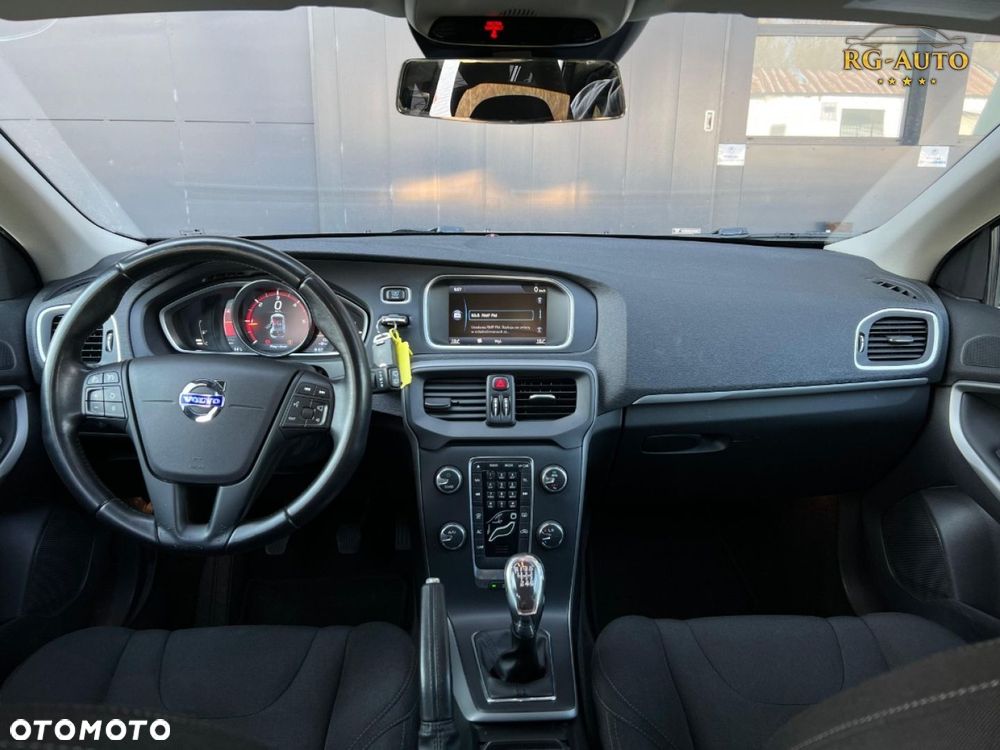 Volvo V40 - 27