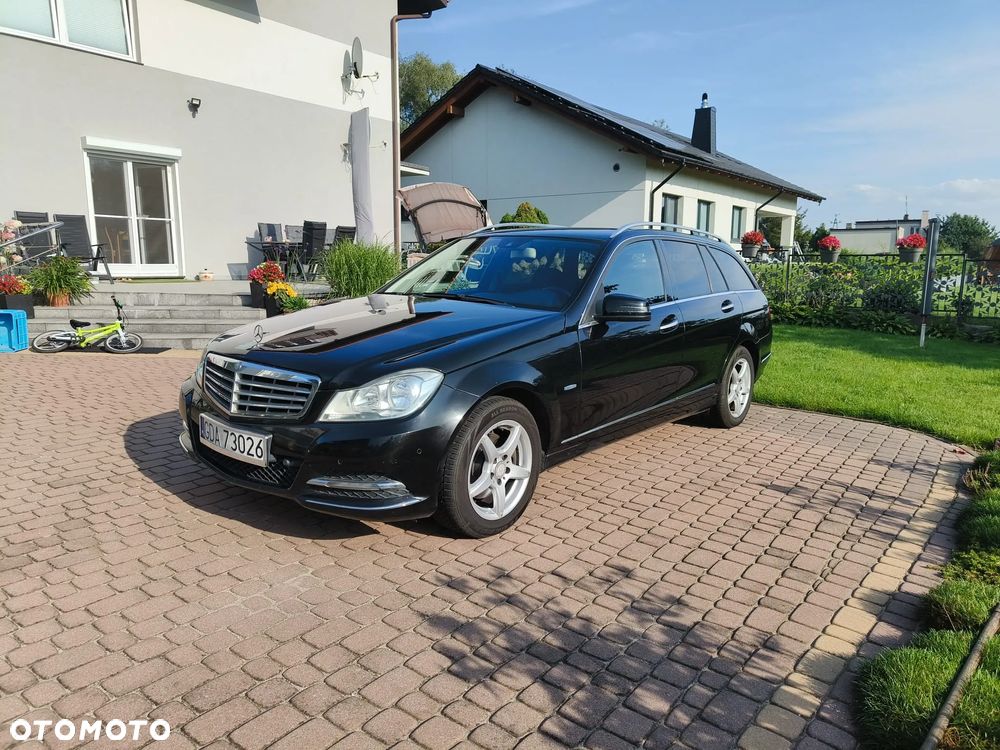 Mercedes-Benz Klasa C 250 CGI T Automatik BlueEFFICIENCY Elegance - 3