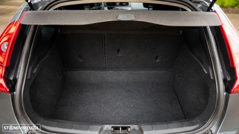 Volvo V40 - 22
