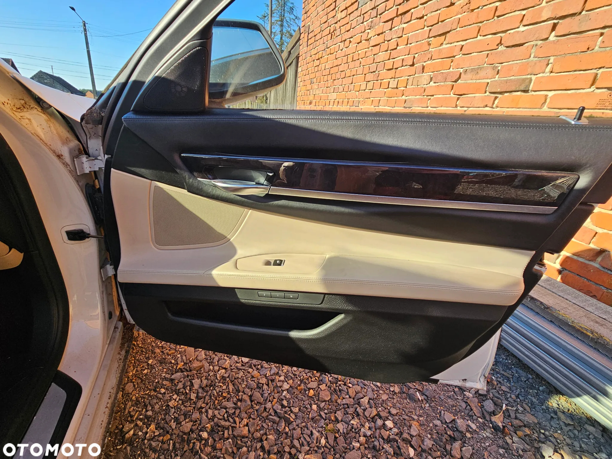 BMW Seria 7 750Li - 32