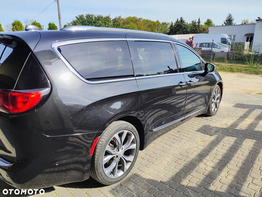 Chrysler Pacifica - 6