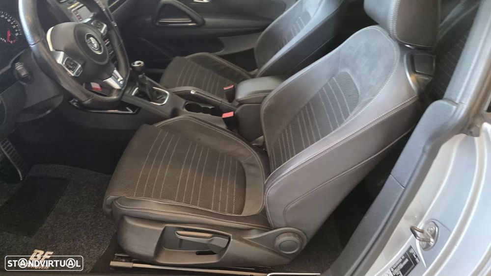 VW Scirocco 2.0 TDI Sport - 42