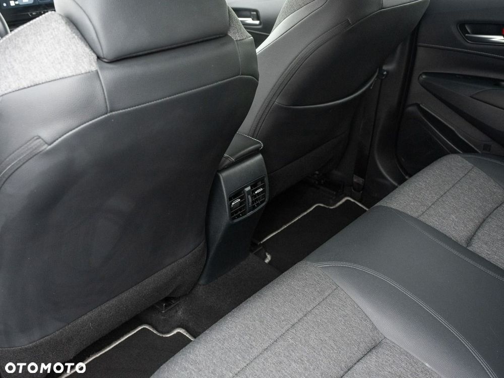 Toyota Corolla - 23