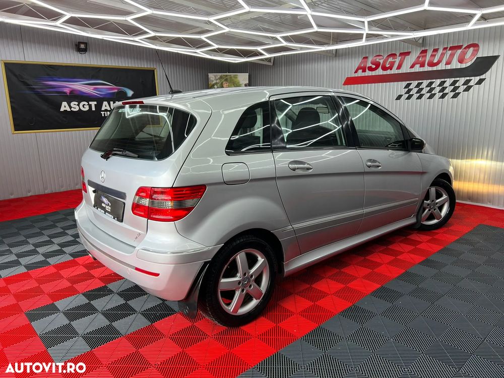 Mercedes-Benz B 180 - 8