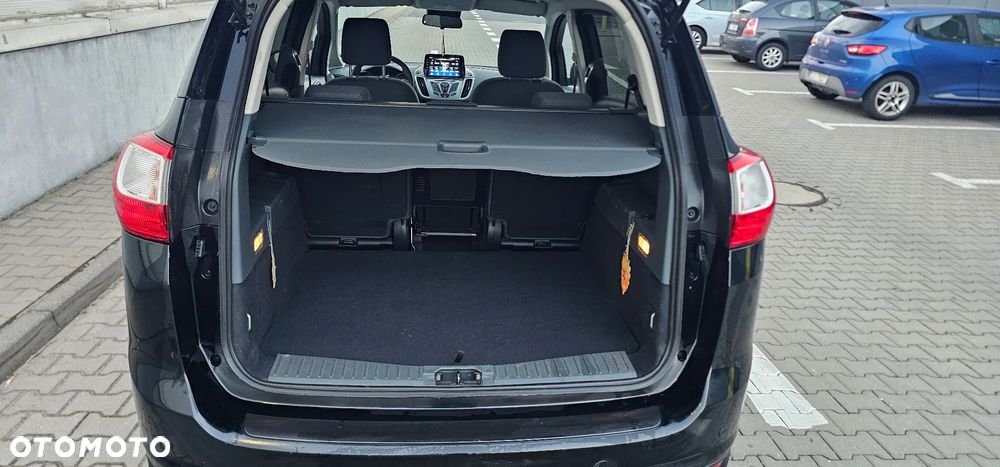 Ford Grand C-MAX - 12