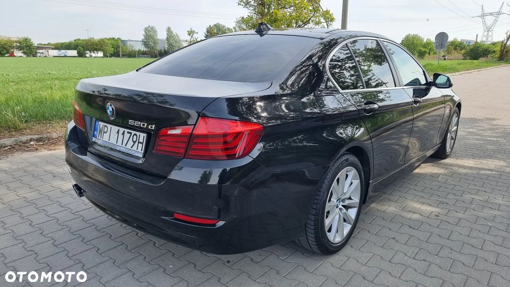 BMW Seria 5 520d - 33