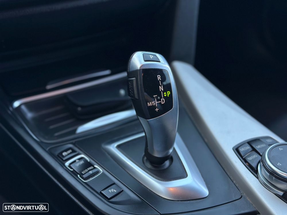 BMW 320 d Auto - 13