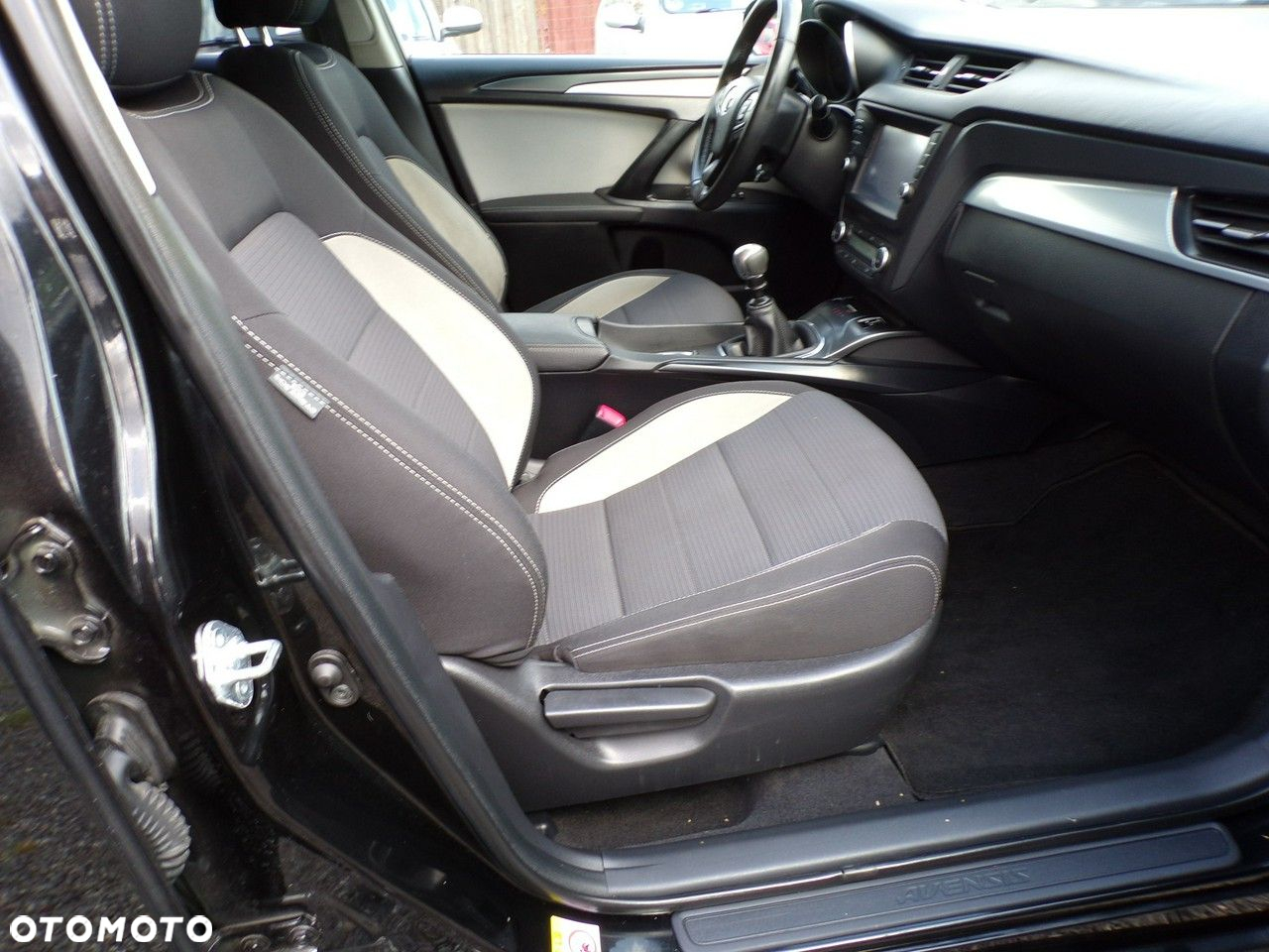 Toyota Avensis - 39