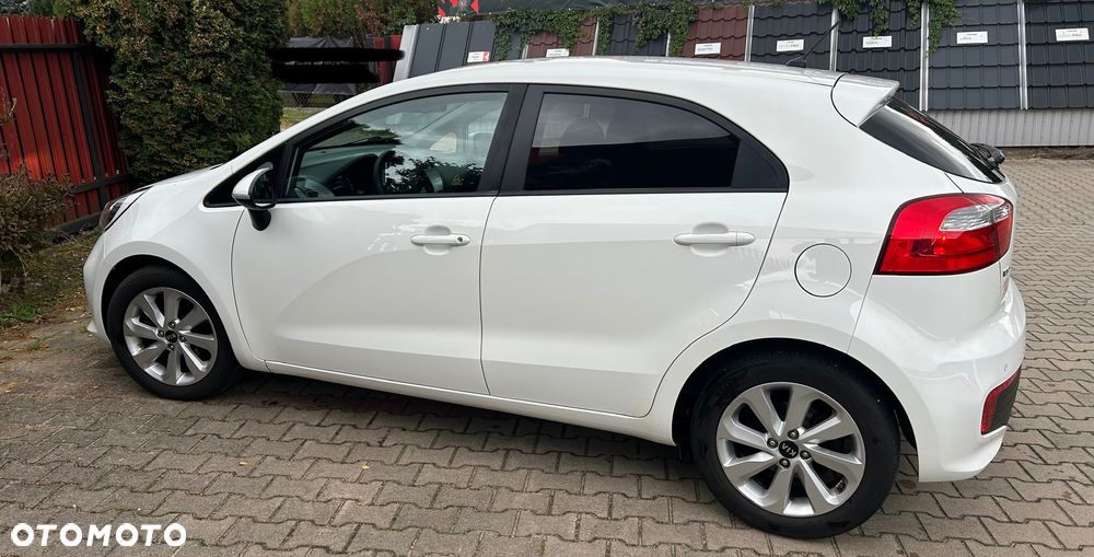 Kia Rio 1.4 Dream Team Edition - 12