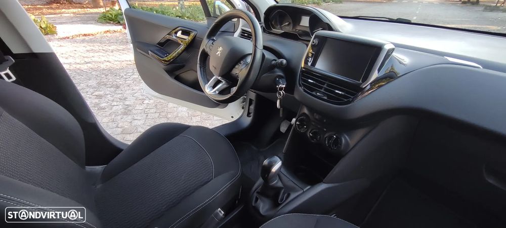 Peugeot 208 1.2 PureTech Style - 19