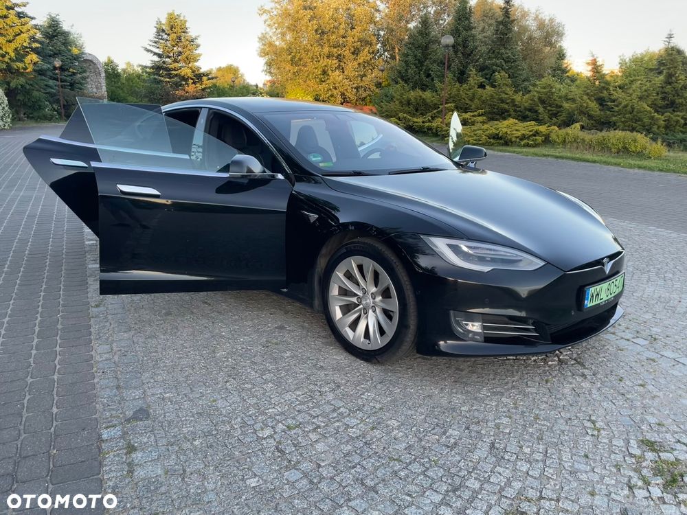 Tesla Model S - 8