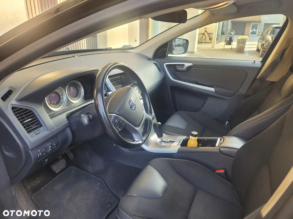 Volvo XC 60 D3 Momentum - 13