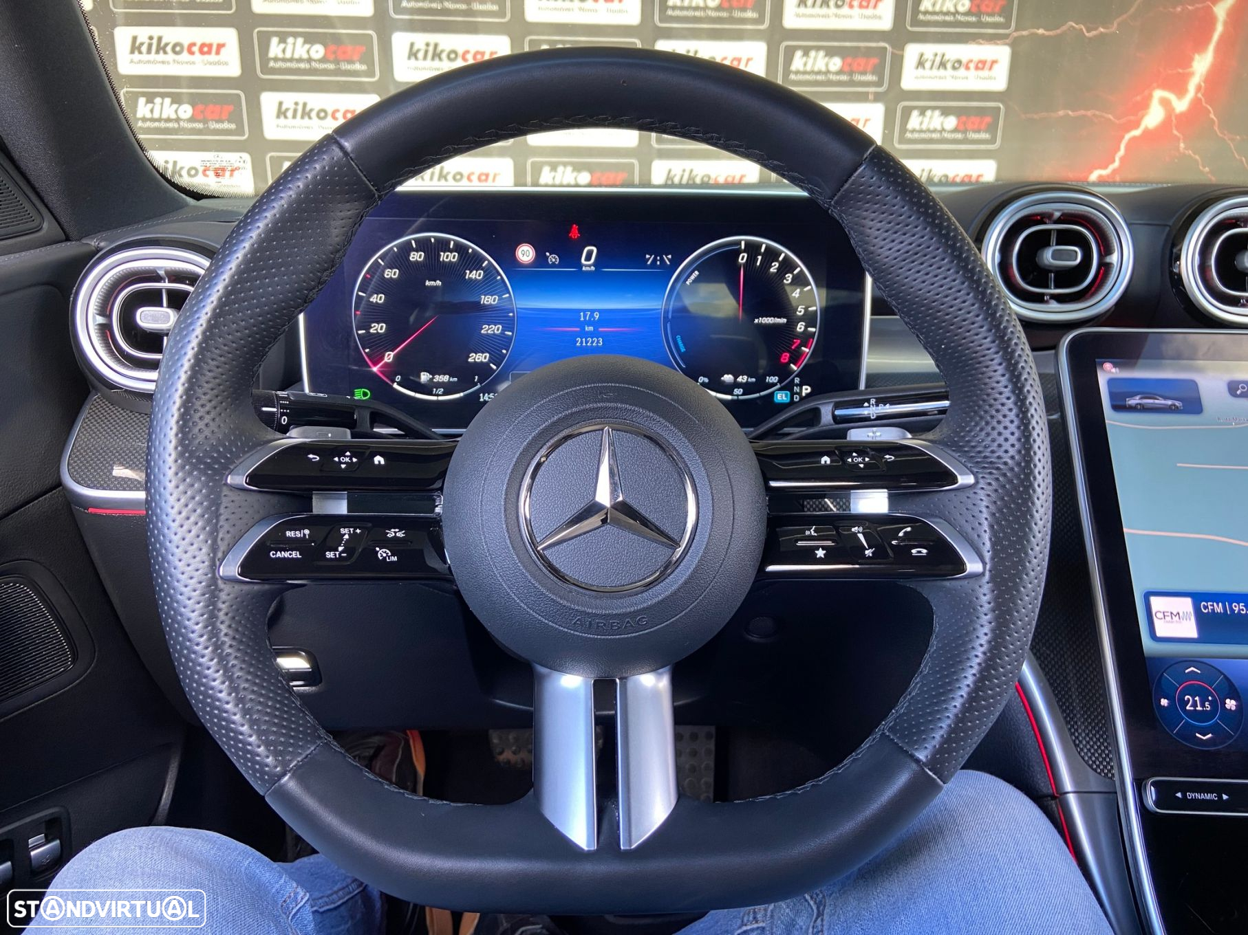 Mercedes-Benz C 300 e AMG Line - 19