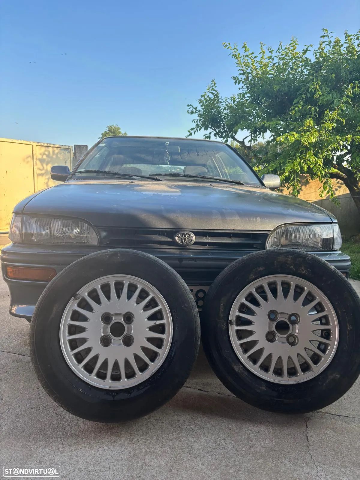 Toyota Corolla - 1