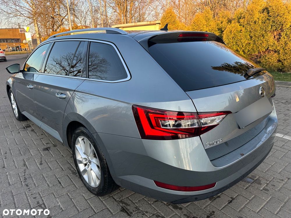 Skoda Superb 2.0 TDI 4x4 Style DSG - 7