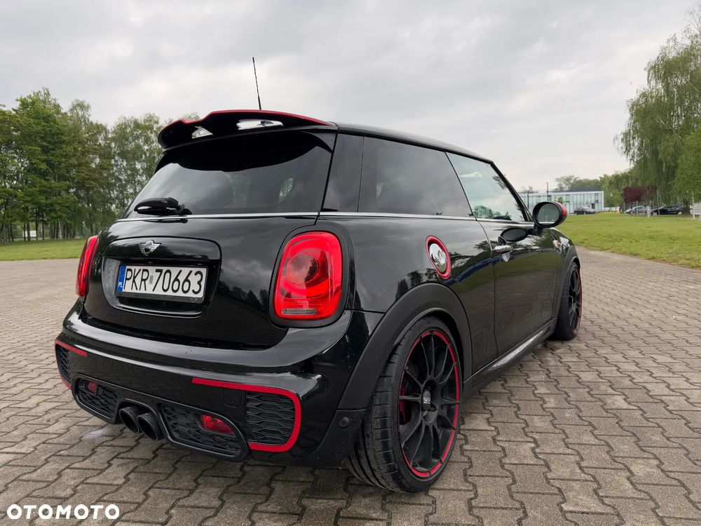 MINI John Cooper Works - 4