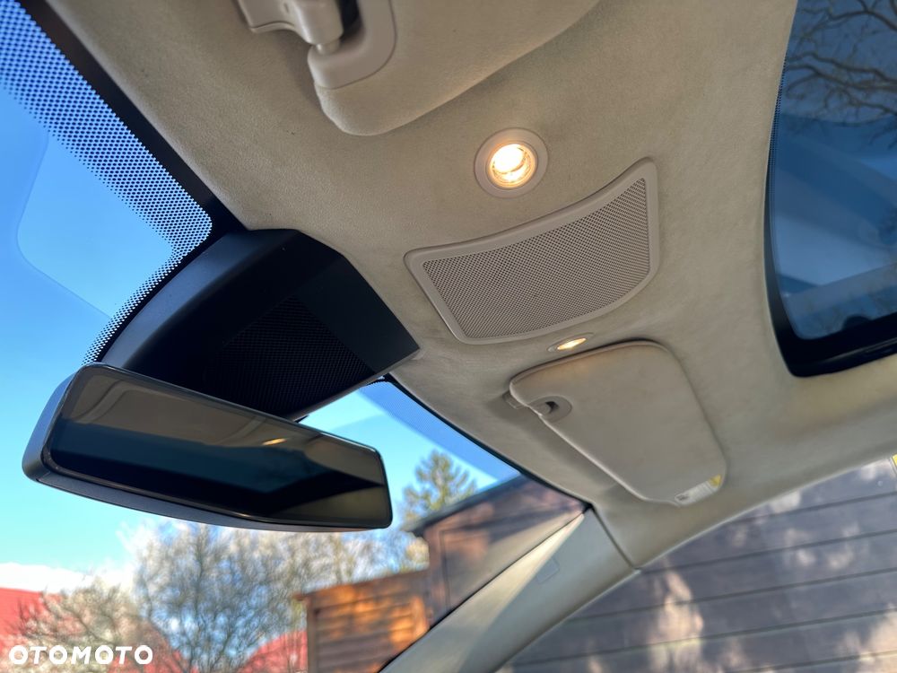 Tesla Model S Performance - 27