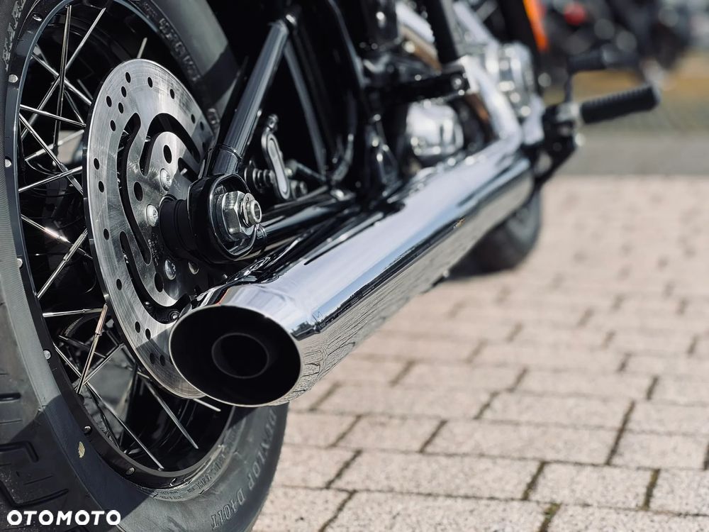 Harley-Davidson Softail Street Bob - 9