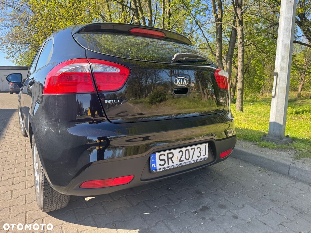 Kia Rio - 5