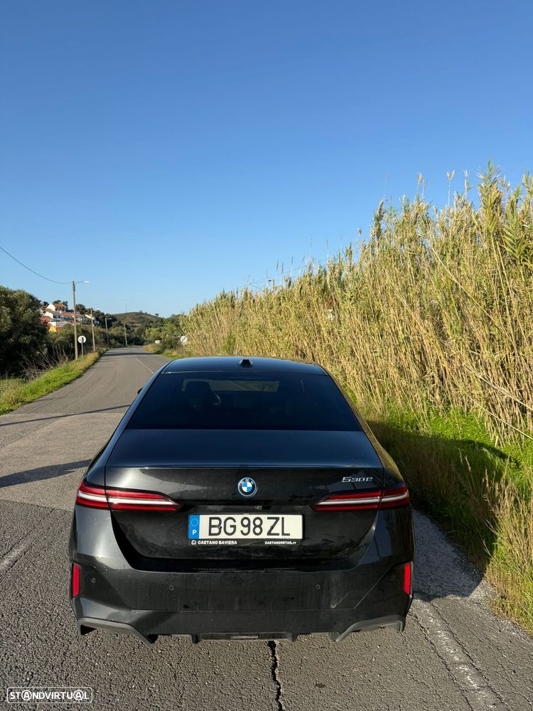 BMW 530 e Pack Desportivo M - 2