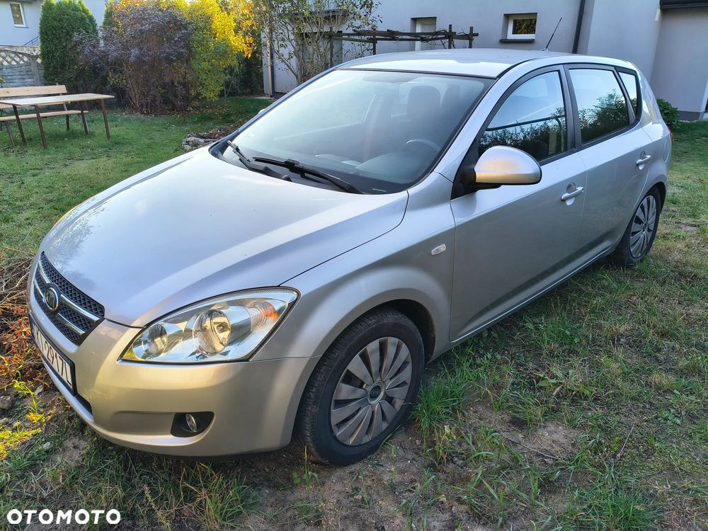 Kia Ceed - 1