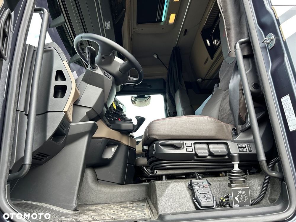 MAN TGX 33.640 6x4 BL SA - 14