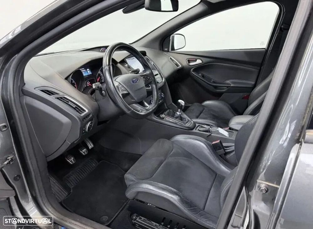 Ford Focus 2.3 EcoBoost RS Pack Performance - 4