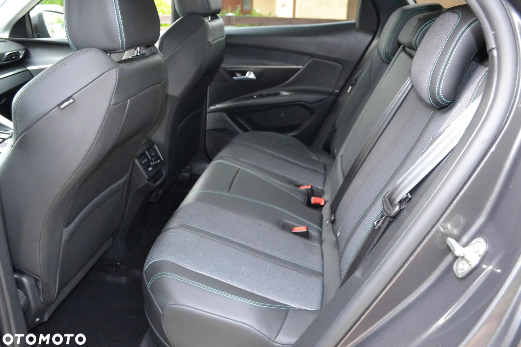 Peugeot 3008 1.6 PureTech Hybrid PHEV Allure S&S EAT8 - 12