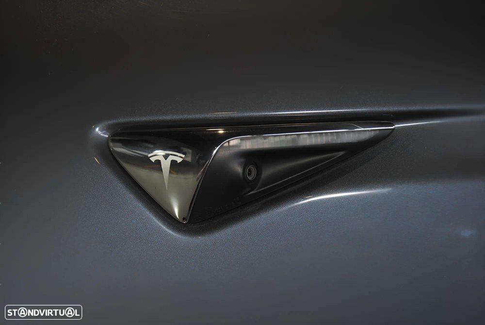 Tesla Model S - 11