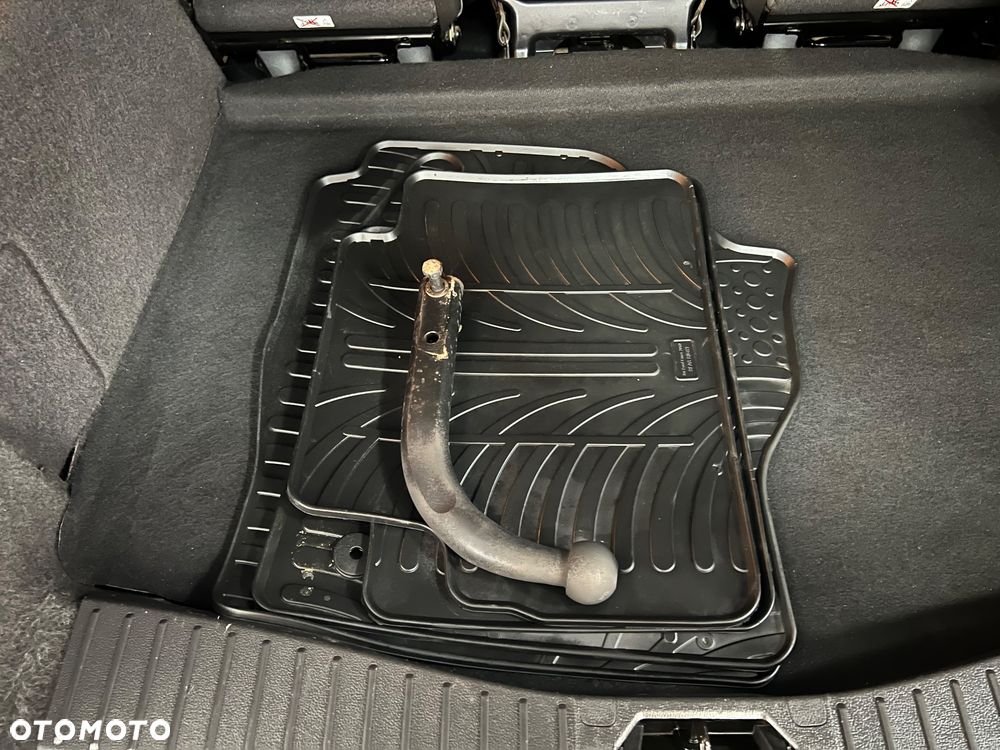 Ford C-MAX - 30