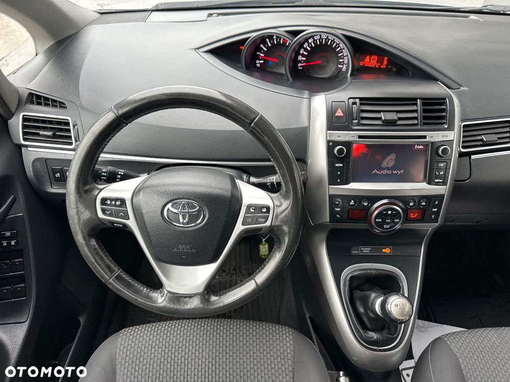 Toyota Verso 2.0 D-4D Premium - 18