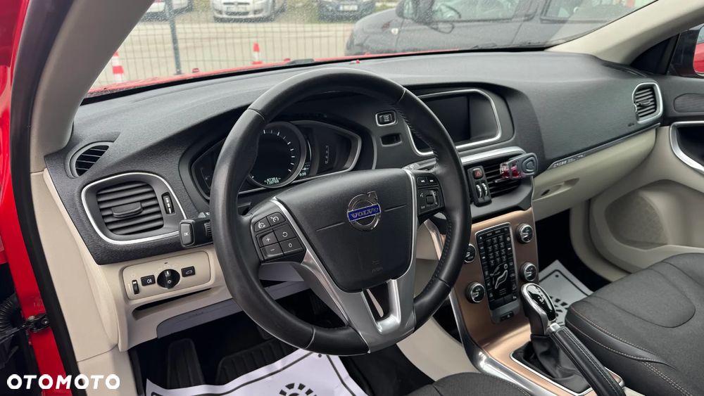 Volvo V40 Cross Country T4 AWD Drive-E Momentum - 18