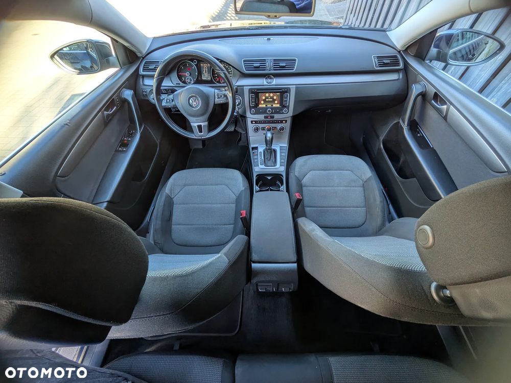 Volkswagen Passat - 14