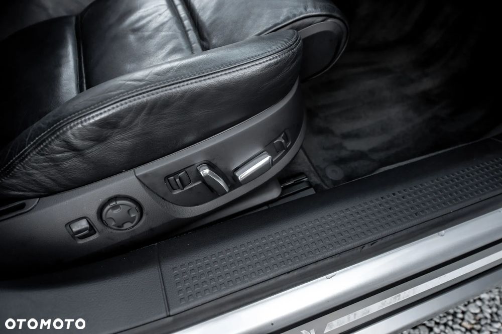 Audi A8 4.2 Quattro - 21