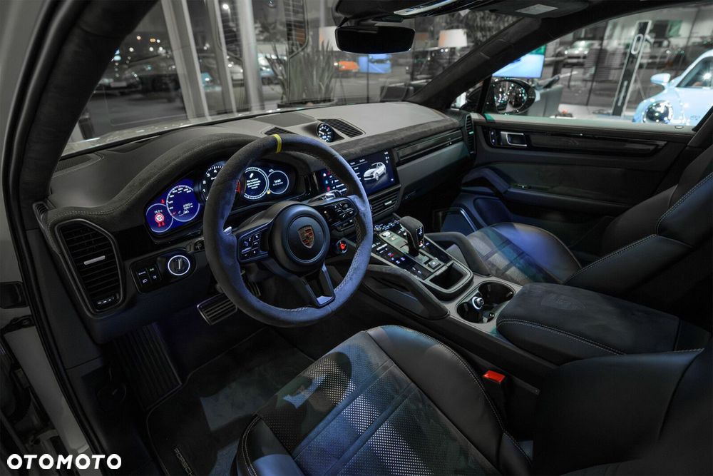 Porsche Cayenne Turbo GT - 7