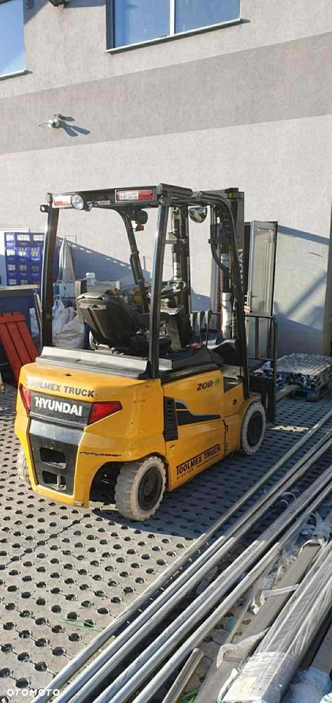 Hyundai 20B-9 - 7