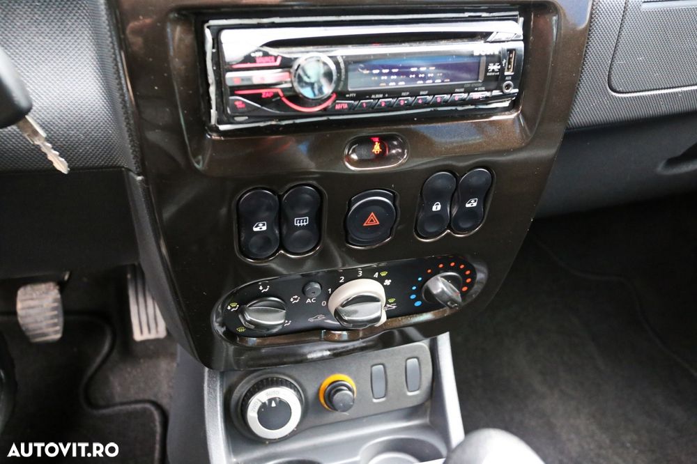 Dacia Duster 1.6 4x4 Prestige - 25