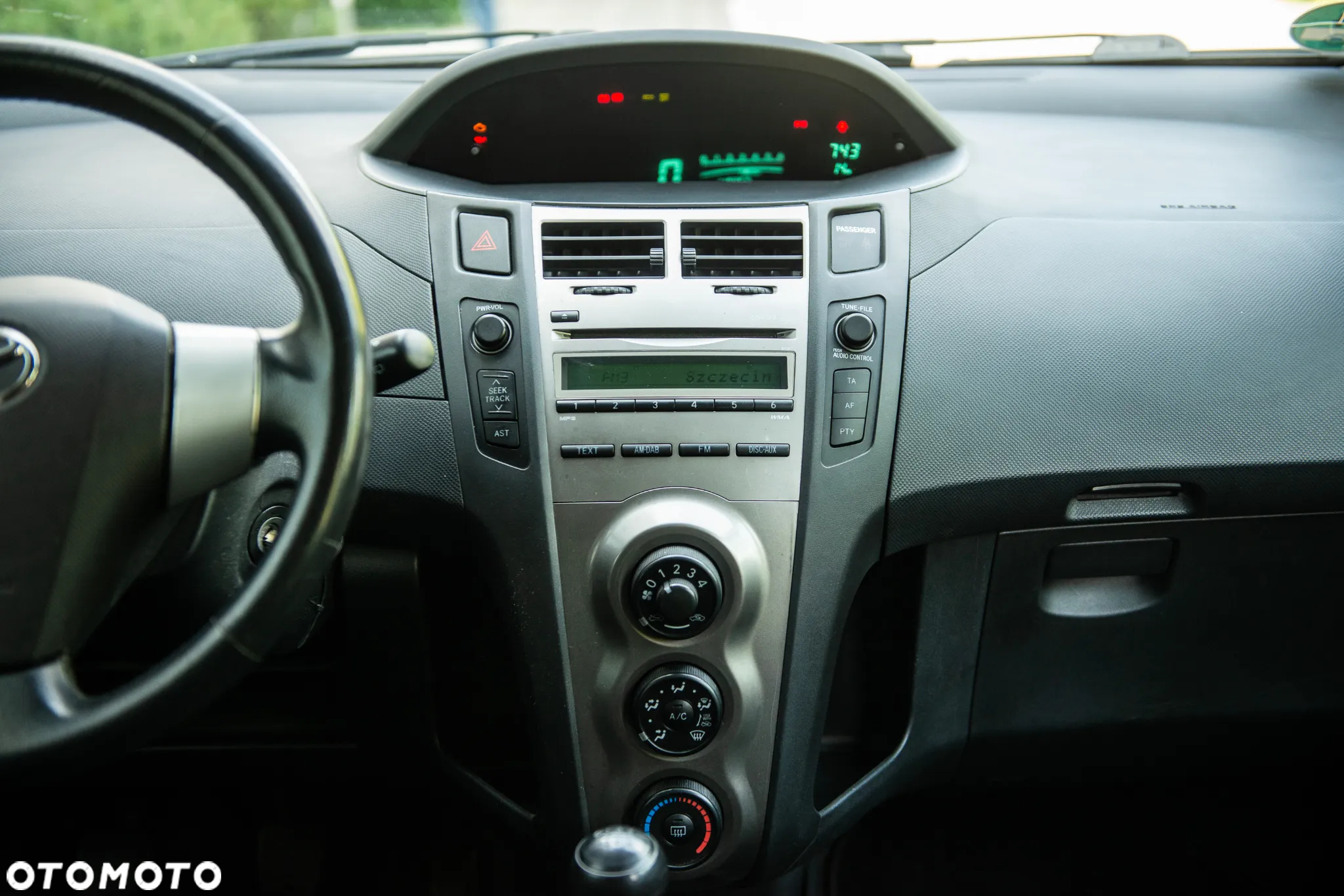Toyota Yaris 1.33 VVT-i Executive - 28