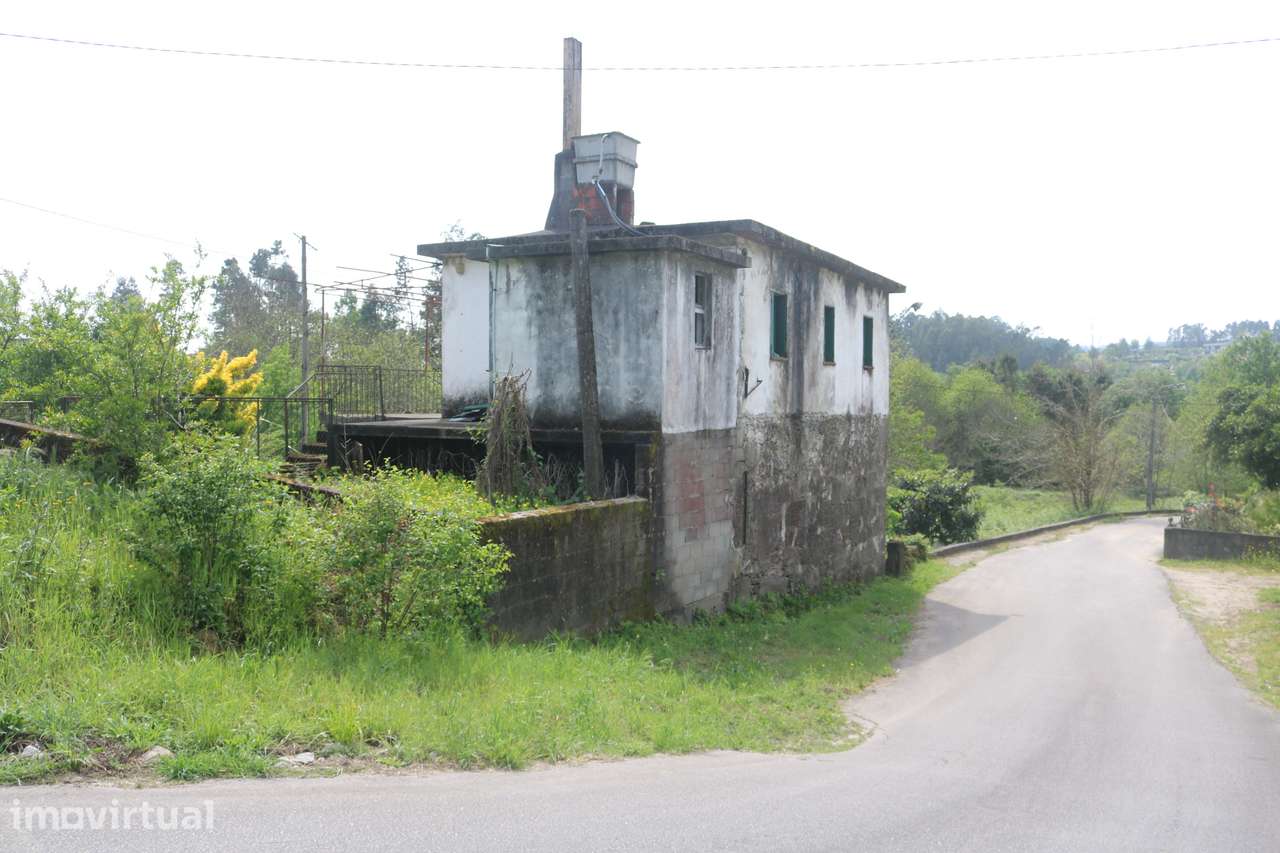 Moradia isolada com jardim e terraço em Amares - Grande imagem: 2/22