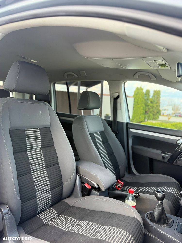 Volkswagen Touran 2.0 TDI Highline - 11