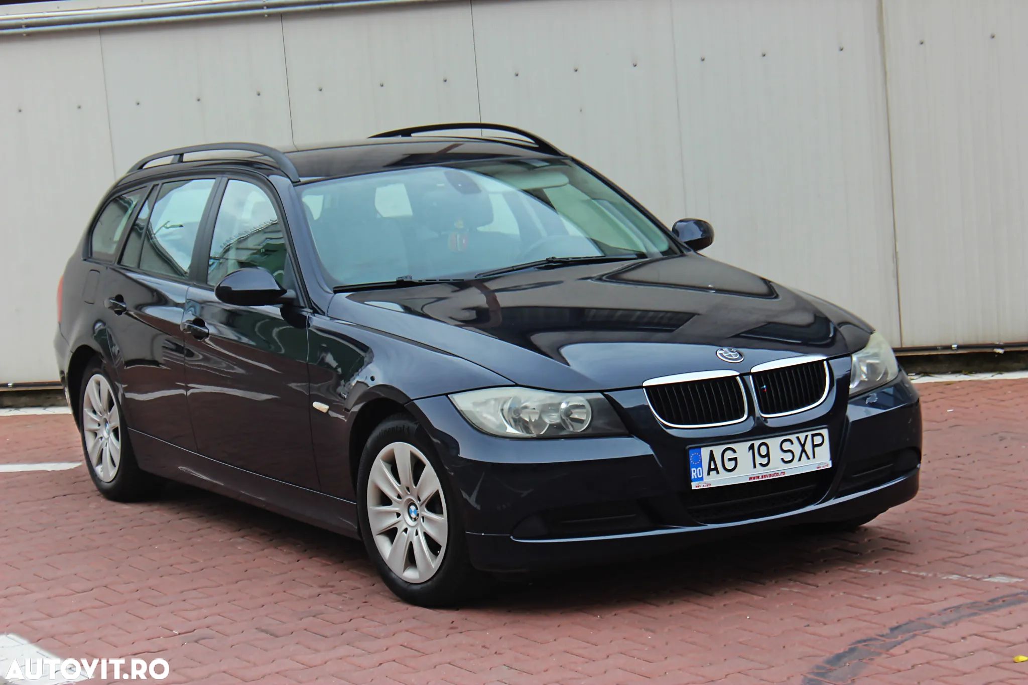 BMW Seria 3 320d DPF Touring - 1