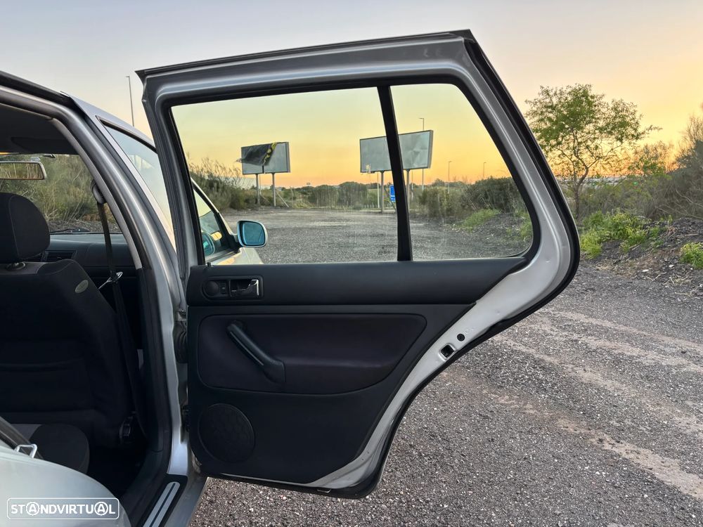 VW Golf 1.9 TDi 25 Anos - 22